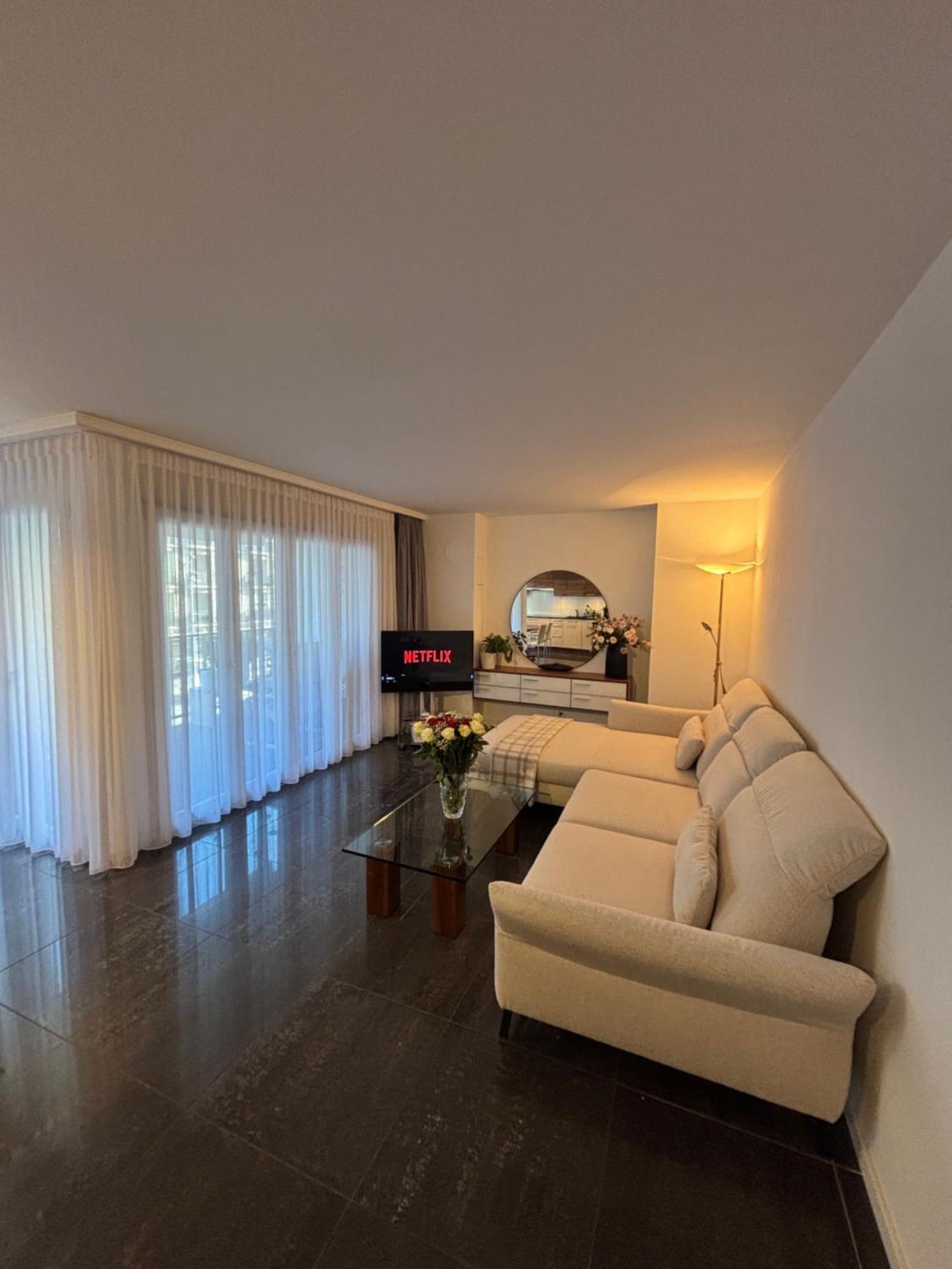 Center Park Apartment Интерлакен Экстерьер фото